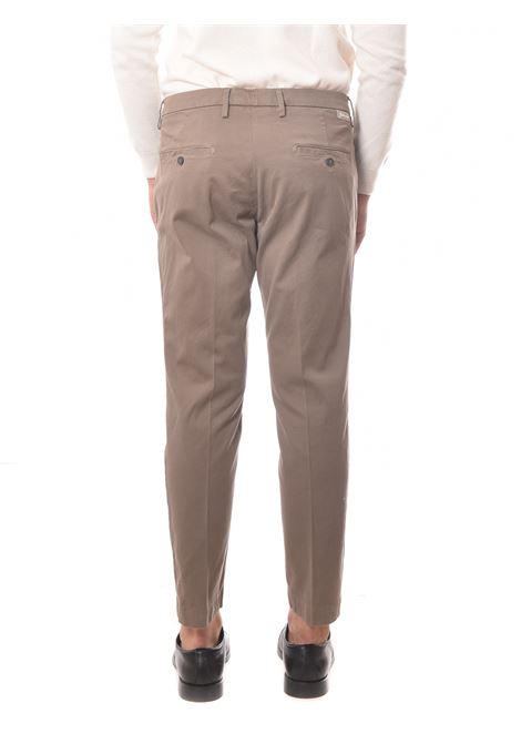 
                      
                        Pantalone Fango Capri Con Pence In Cotone
                      
                    
