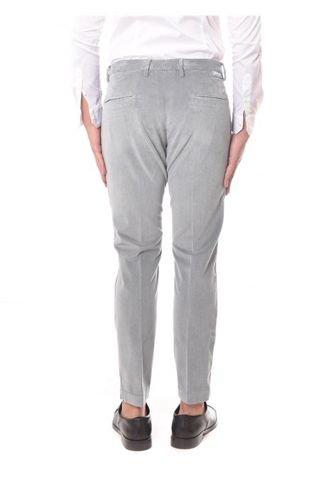 
                      
                        Pantalone Velluto A Coste Grigio
                      
                    